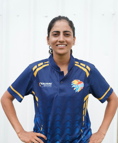 sakshi phto cricket.jpg