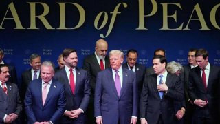 تتنصل من إعادة إعمار غزة: إسرائيل أبلغت ترمب بأنها لن تدفع دولارًا واحدًا لمجلس السلام....