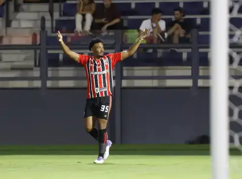 Segundo tempo do São Paulo muda o jogo e garante virada no brasileirão e liderança