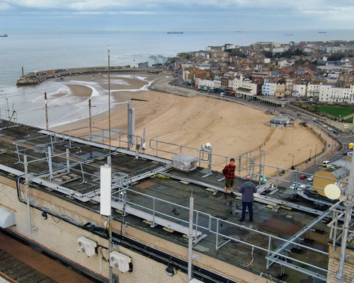 HA UkHabUAAS4jh?format=jpg.jpg