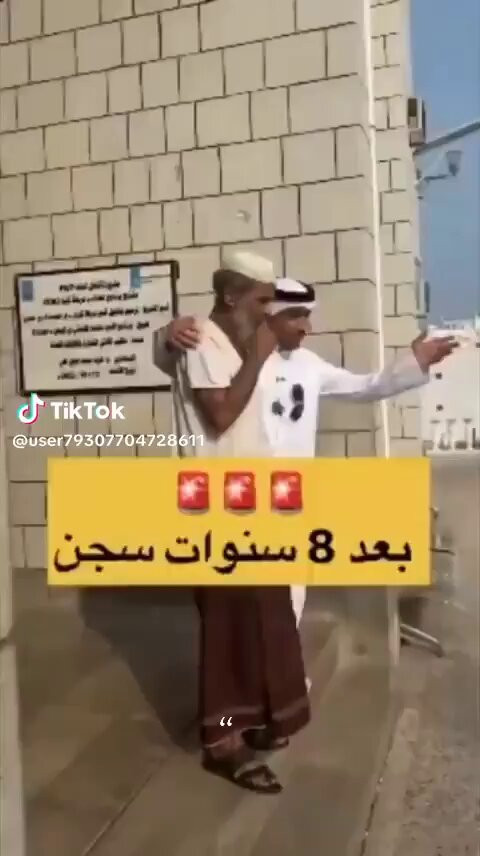 F q8RZwZpNAyU44A.jpg