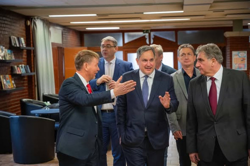 632420929 122164806656708341 4089137824548194019 n.jpg?stp=dst jpg s590x590 tt6& nc cat=111&ccb=1 7&.jpg