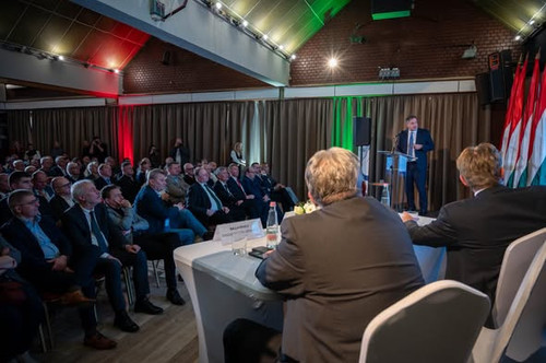 631707059 122164806602708341 4965606101766649287 n.jpg?stp=dst jpg s590x590 tt6& nc cat=100&ccb=1 7&.jpg