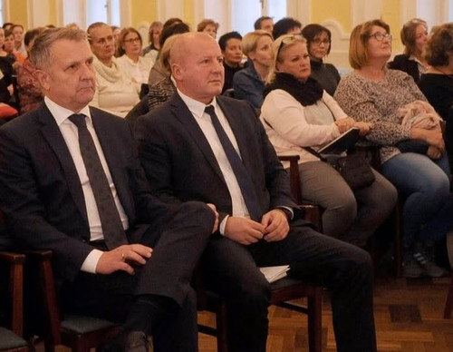 629287121 1435451474616912 1317798169756089384 n.jpg?stp=dst jpg p180x540 tt6& nc cat=101&ccb=1 7& n.jpg