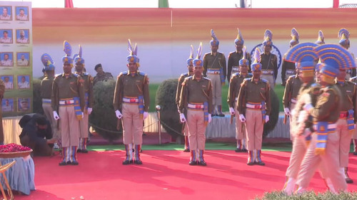 z 0aTntBALfxJ71h.jpg