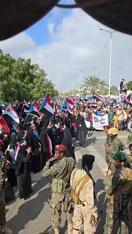 z3p758QXEyE7 yfK.jpg