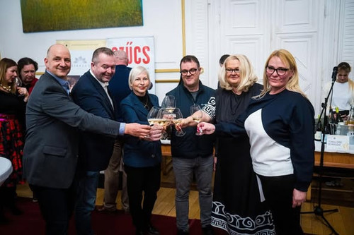 633795499 1526629488831622 3209467384308628010 n.jpg?stp=dst jpg s590x590 tt6& nc cat=108&ccb=1 7& n.jpg