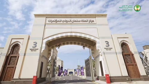 z byUYS bxEEJd0Y.jpg