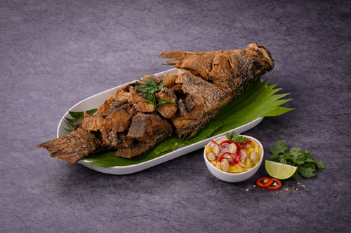 Fried fish with sauce.png