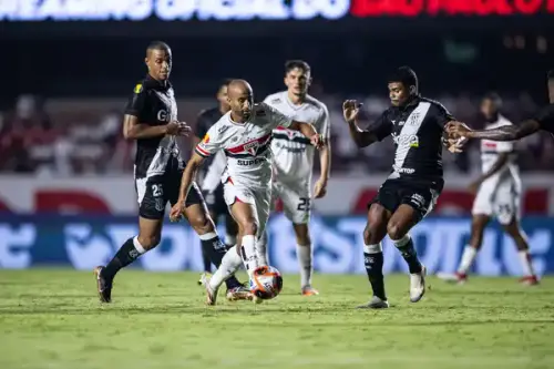 São Paulo joga por classificação e entra em campo pressionado contra a Ponte Preta