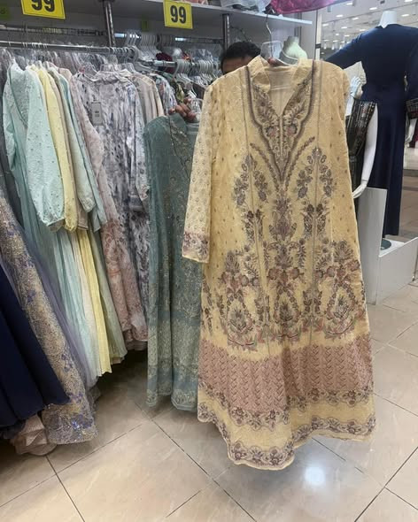 634740932 949114014313370 5472784324755043157 n.jpg?stp=dst jpg s590x590 tt6& nc cat=103&ccb=1 7& nc.jpg