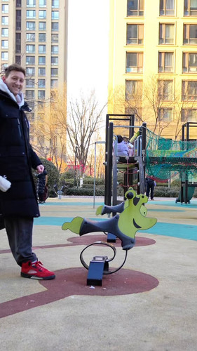 8DnoQJiz0g 8NVGH.jpg