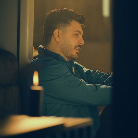 دانلود آهنگ آیهان به نام شمع و پروانه