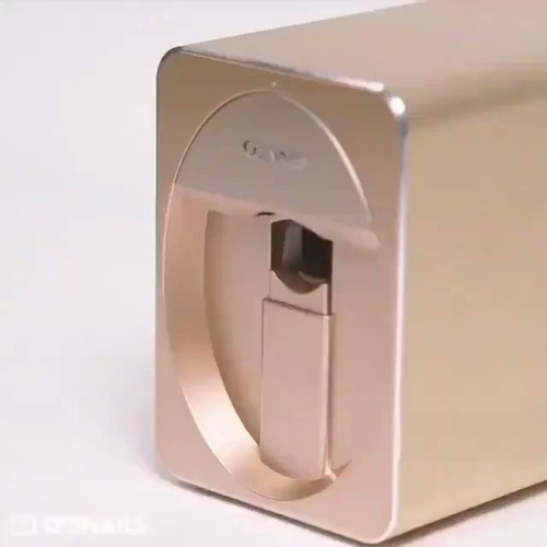 4m3BZFCpMRzJSjFe.jpg