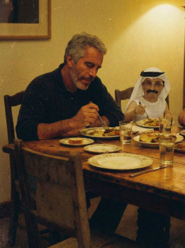 HBGuCsaakAUq9Gm.jpg