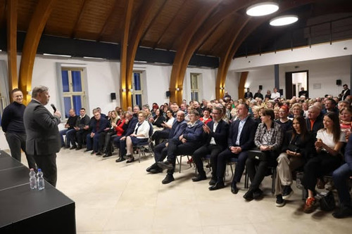 632822566 26487190294221278 6518803418466896783 n.jpg?stp=dst jpg s590x590 tt6& nc cat=103&ccb=1 7& .jpg