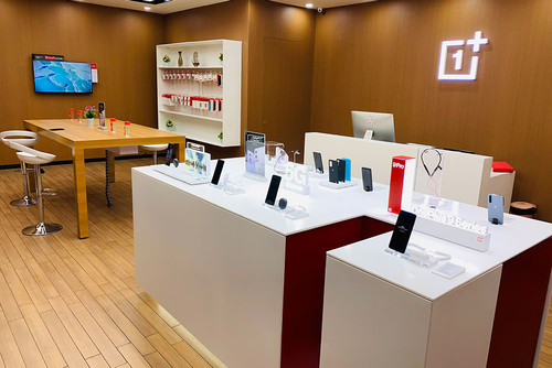 oneplus store in vadodara | MobileWorld.jpg