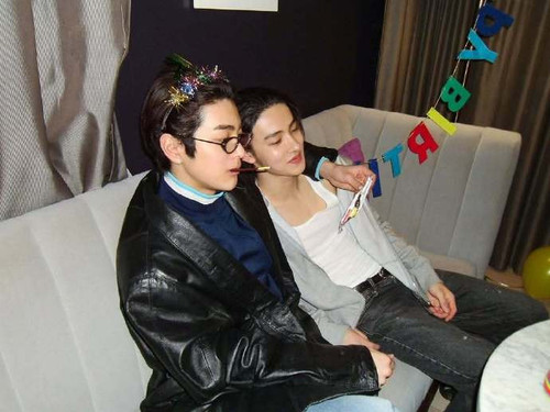 008JhwSKgy1iaad8g3uq3j30u00mijt8.jpg