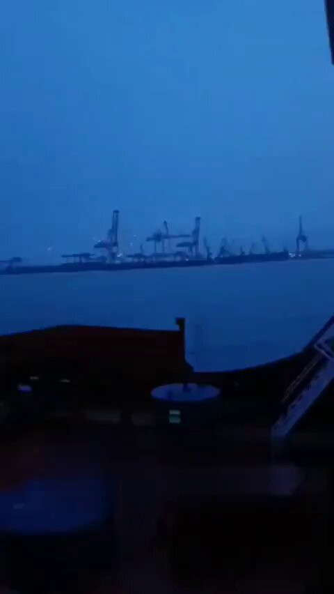 Nmq236Hu91lTFLps.jpg