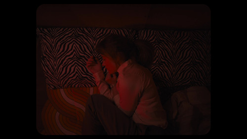 Longlegs.2024.UHD.BluRay.USA.2160p.HDR.x265.10bit.DTS HD.MA.5.1 UBits ENG 012836.jpg