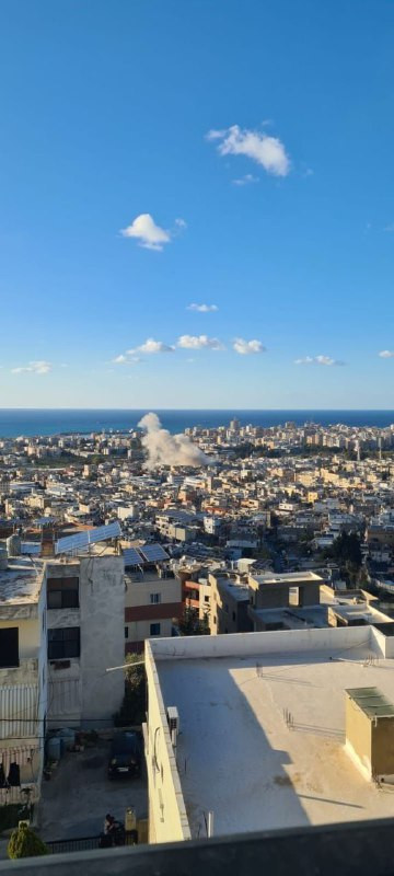 طيران الاحتلال يشن غارة على مخيم عين الحلوة في لبنان....