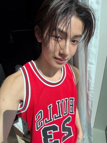 008JhwSKgy1iab22q8jojj31qi2bcnpd.jpg