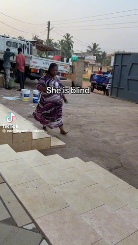 CHYp KNWXk8lKhpp.jpg