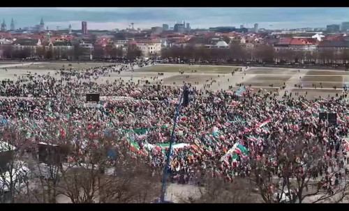 otOvEgkS CJy4B3M.jpg