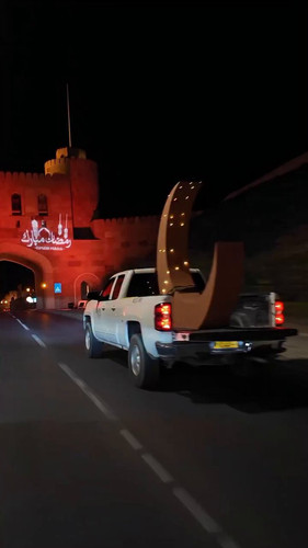 2riTv2 yT54r7rQh.jpg