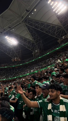 rZ4 UwLZ T7mgNLt.jpg