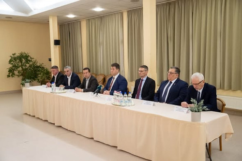 634810949 1424501985806263 8420483390271174975 n.jpg?stp=dst jpg s590x590 tt6& nc cat=109&ccb=1 7& n.jpg