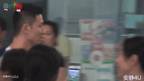 0062BoZOgy1ia384m8bhhg30zk0k07ww.gif