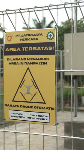 Mf7wy9bAD 6oSKFc.jpg