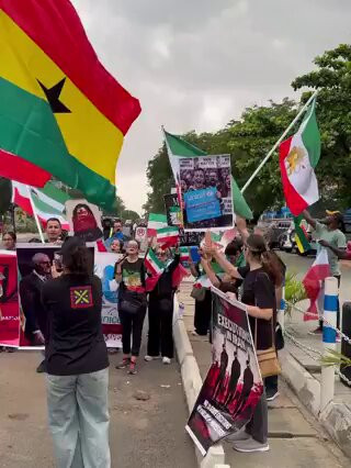 CCLA4s 3W8m1GsBA.jpg