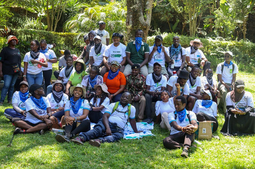 HBJOYrEakAIVjt0.jpg