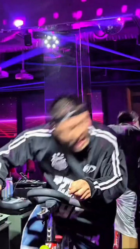 lQTbnaBlcL6PMK1g.jpg