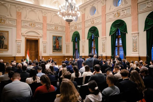 628696494 1470378304451262 7663636485197615027 n.jpg?stp=dst jpg s590x590 tt6& nc cat=107&ccb=1 7& n.jpg