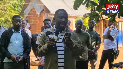 Ahby7f hlsqGwCen.jpg