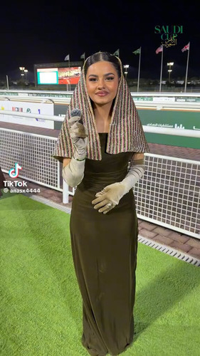 YO3R9FsLmE wp3T2.jpg