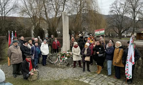 633449281 1306232391325077 5993080152882502550 n.jpg?stp=cp6 dst jpg p235x350 tt6& nc cat=105&ccb=1 .jpg