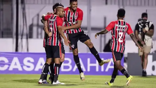 Lucas Ramon brilha em classificação do São Paulo com gol decisivo