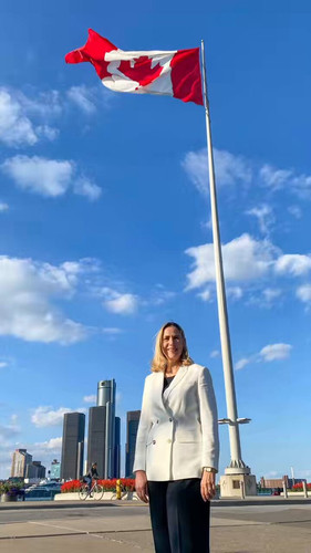 9w ZfP9qjYppLJzM.jpg