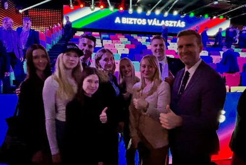 637704006 18256621453294215 3050882606178687062 n.jpg?stp=dst jpegr s590x590 tt6& nc cat=107&ccb=1 7.jpg