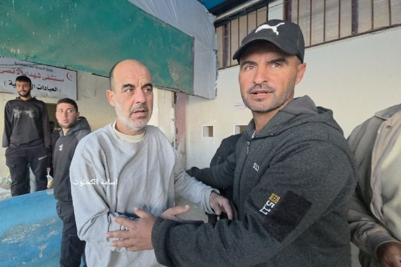 أسماء الأسرى الذين وصلوا إلى مستشفى "شهداء الأقصى" في دير البلح، وسط قطاع غزة.

١- محمد أسعد محمد شتات (٣٨ عامًا)
من سكان تل الزعتر
السجن: سدي تيمان

...