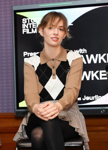 Maya Hawke.jpg