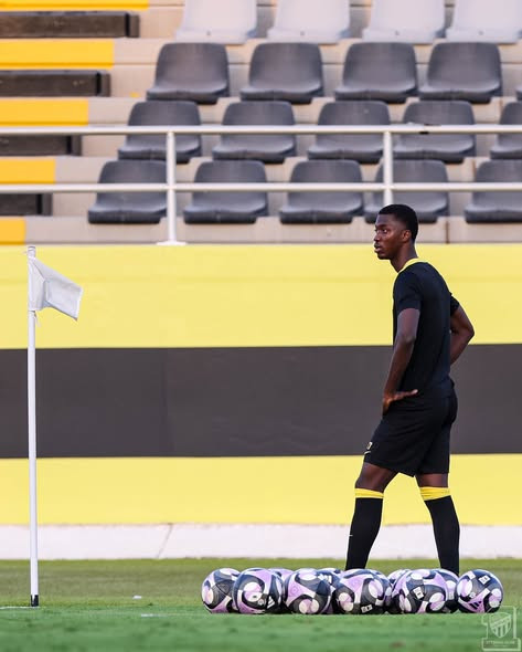 641578966 18560125771057246 5411652196982315378 n.jpg?stp=dst jpg s590x590 tt6& nc cat=106&ccb=1 7& .jpg