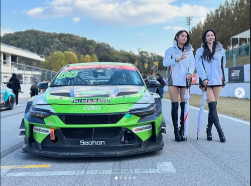 000 chevy bumblebee.jpg