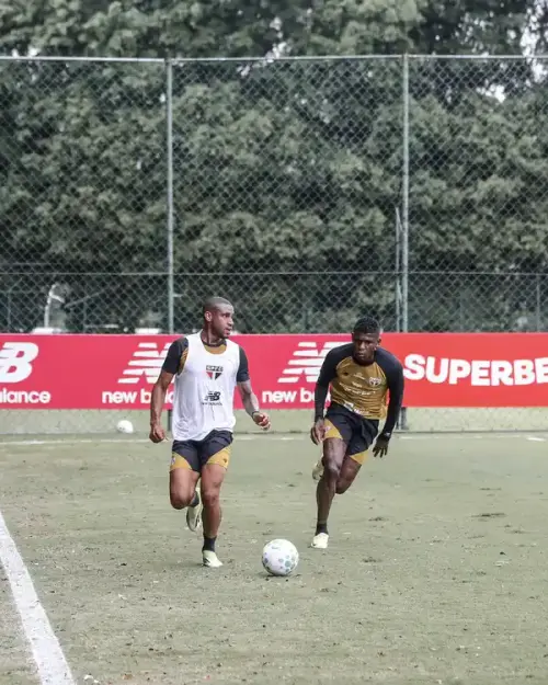 Craque retornando? Atacante do São Paulo avança em recuperação e fica próximo de retorno! 