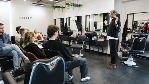 Barbering na wyższym poziomie Prowadzę szkolenie w Cut Cut! ( @cutcut2226 ) 2 15 screenshot.png