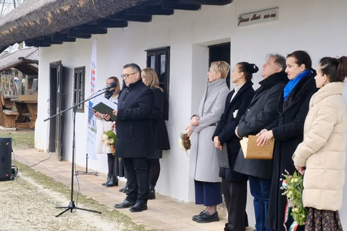 638179920 1380976513834551 5617064279911891019 n.jpg?stp=cp6 dst jpg s590x590 tt6& nc cat=102&ccb=1 .jpg